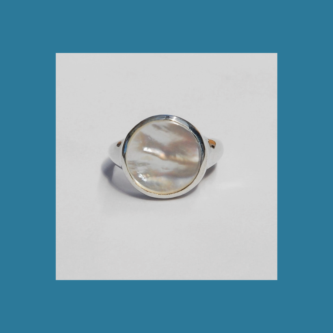 Lacuna Mother of Pearl Ring