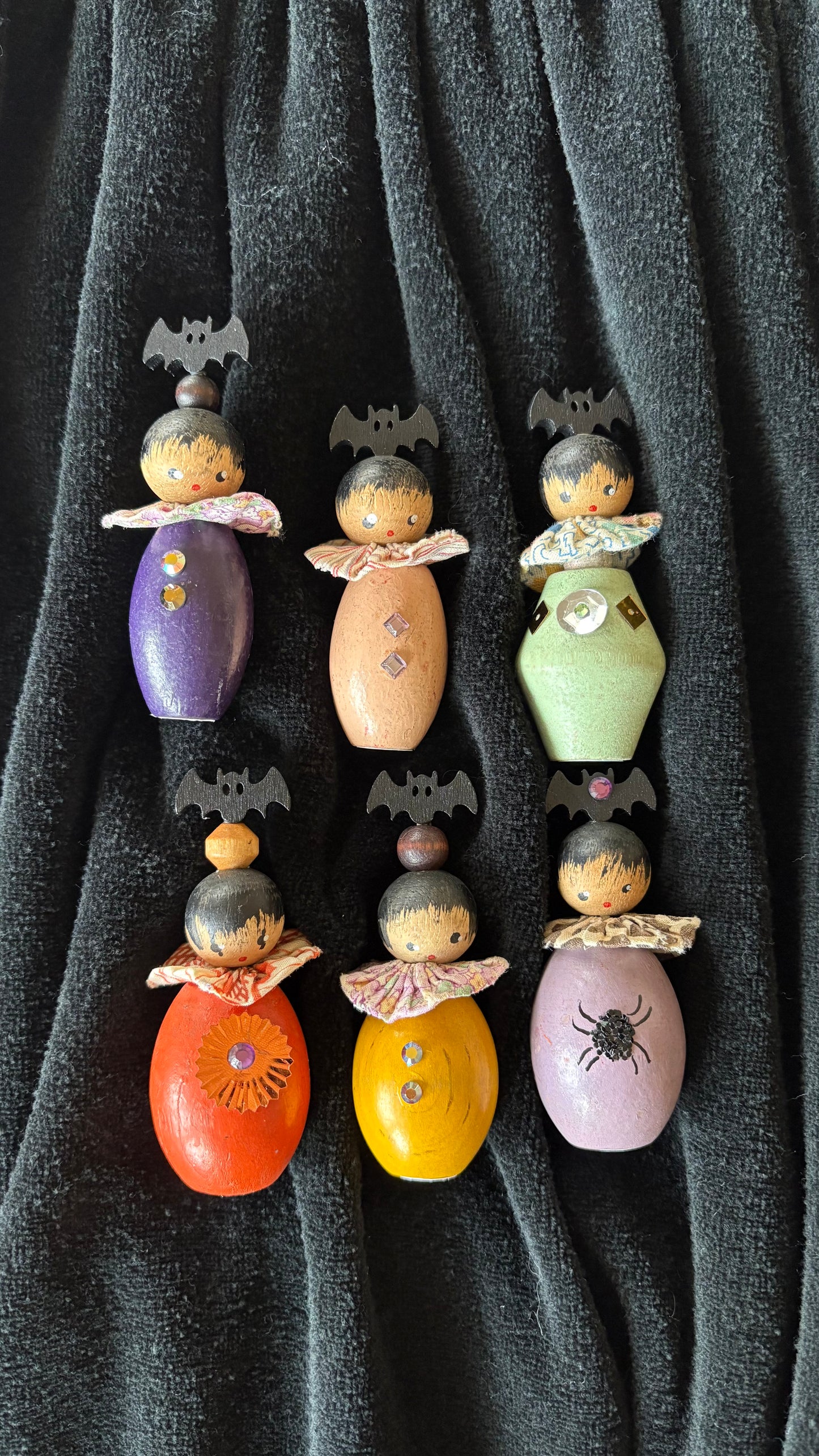 AMY ROWAN'S FLEA CIRCUS - Bat Girls